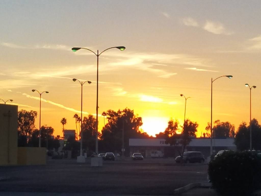 Ta Carbon | restaurant | 2929 N 43rd Ave, Phoenix, AZ 85019, USA | 6026827701 OR +1 602-682-7701