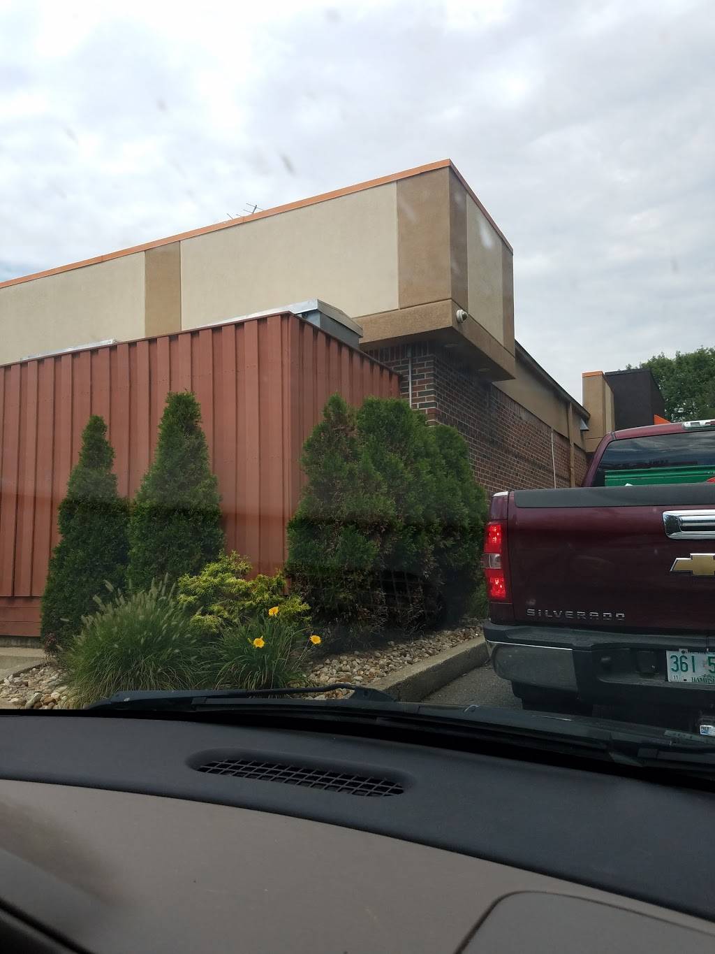 Dunkin | bakery | 1198 Mammoth Rd, Dracut, MA 01826, USA | 9789574489 OR +1 978-957-4489