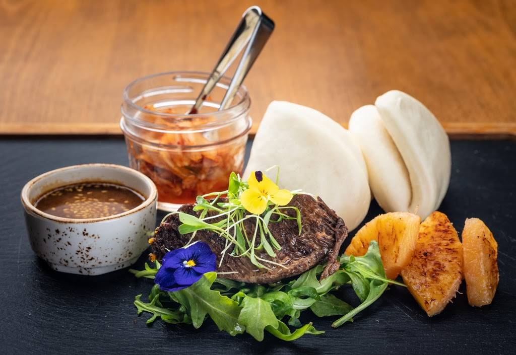 The Catch of the Pelican | restaurant | 475 Seagate Dr, Naples, FL 34103, USA | 2395946325 OR +1 239-594-6325