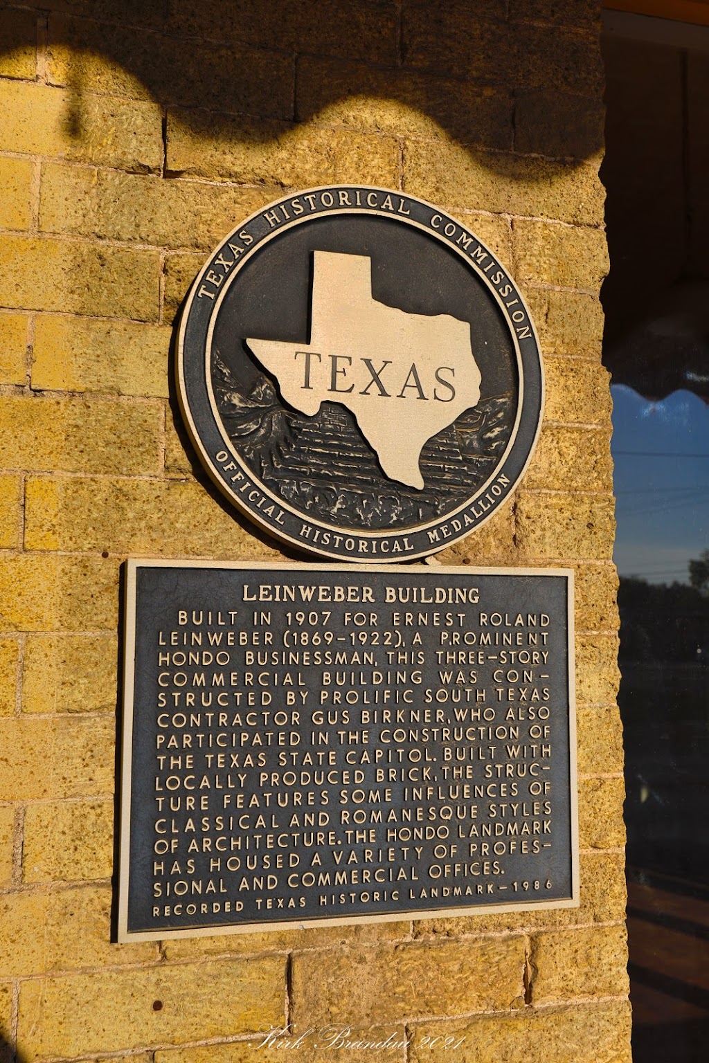 Cheers and Beers | restaurant | 1710 Ave M, Hondo, TX 78861, USA | 8304237575 OR +1 830-423-7575