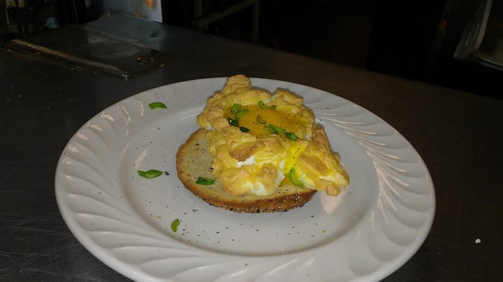 Vesuvios Pizzeria | restaurant | 4225 SE Federal Hwy, Stuart, FL 34997, USA | 7722883373 OR +1 772-288-3373