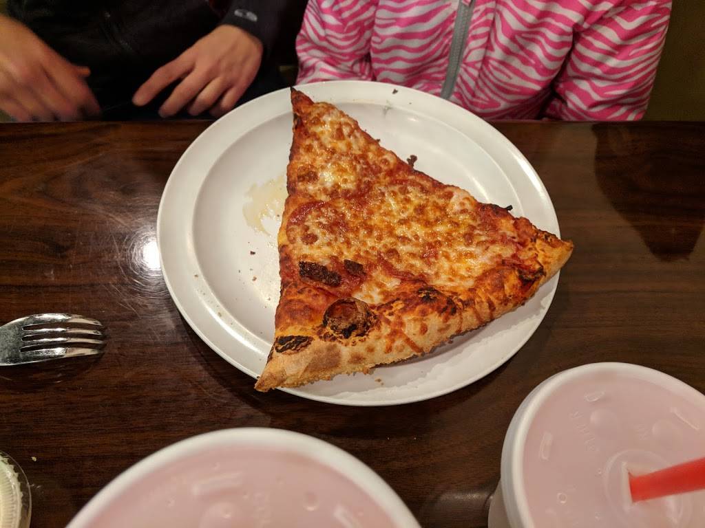 Knollas Pizza | East | restaurant | 7732 Central Ave #123, Wichita, KS 67206, USA | 3164404540 OR +1 316-440-4540