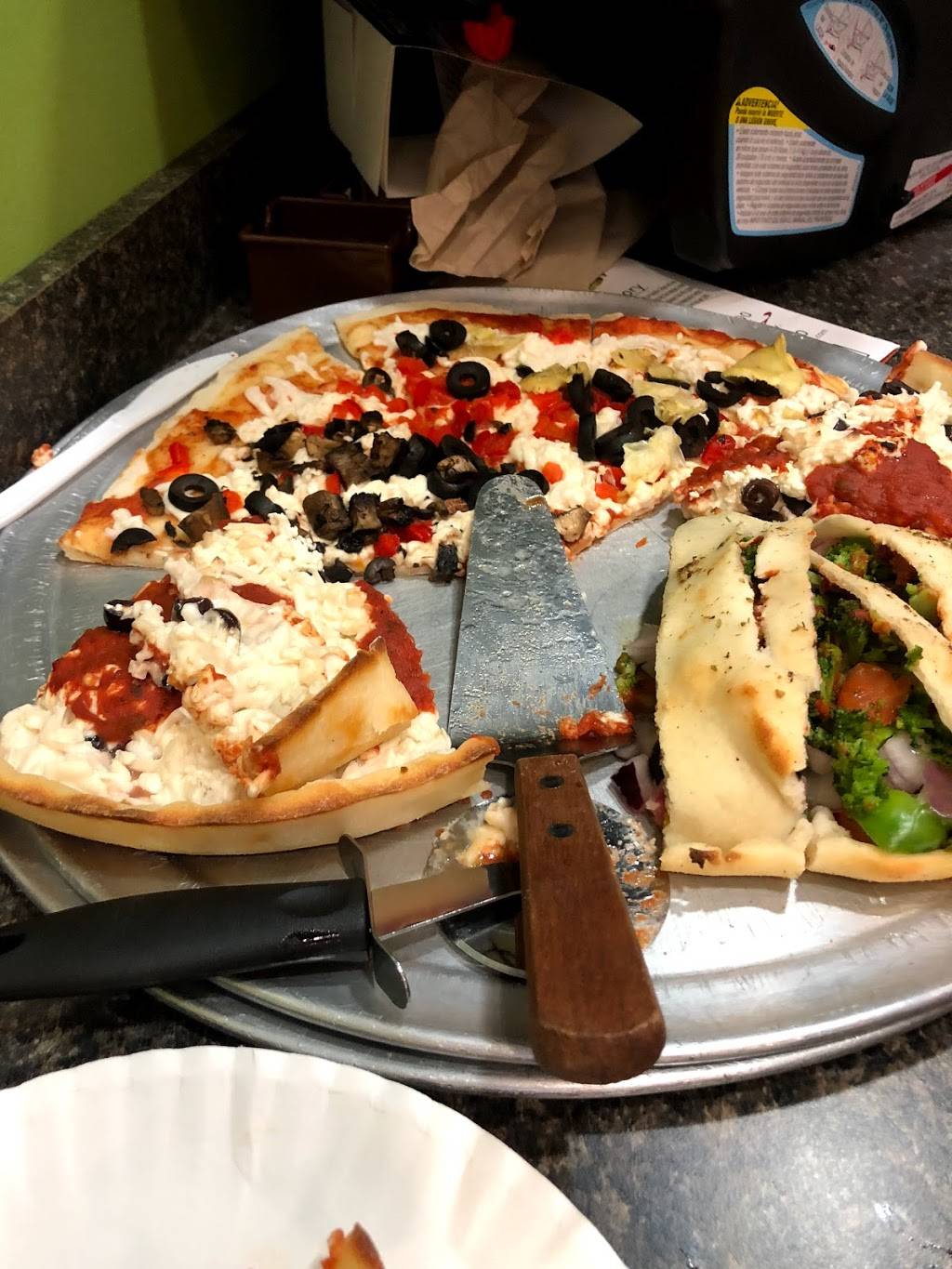 Renees Gourmet Pizzeria | restaurant | 29705 Northwestern Hwy, Southfield, MI 48034, USA | 2482086000 OR +1 248-208-6000