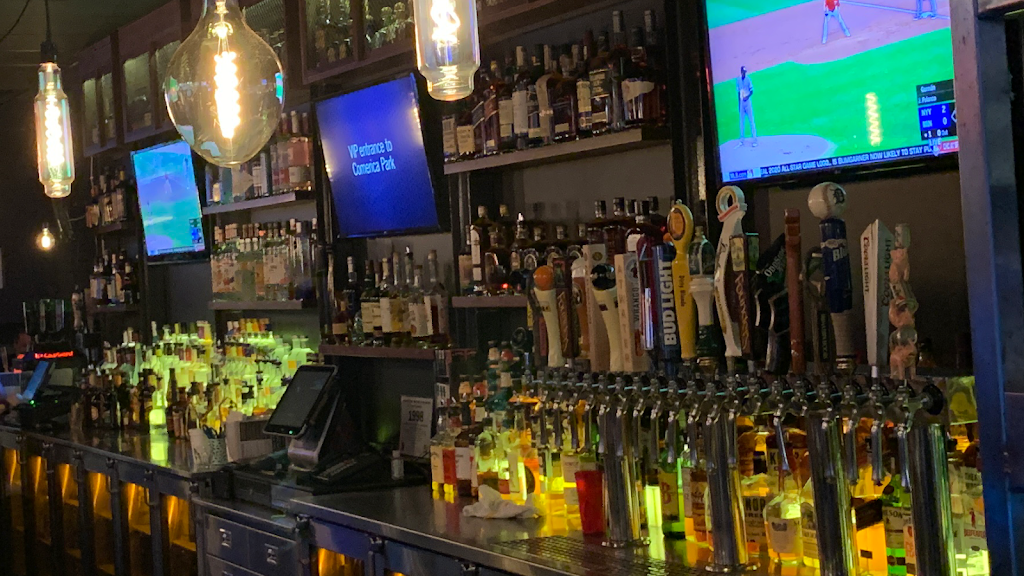 Renshaw Lounge | restaurant | 210 E 14 Mile Rd, Clawson, MI 48017, USA | 2486163016 OR +1 248-616-3016