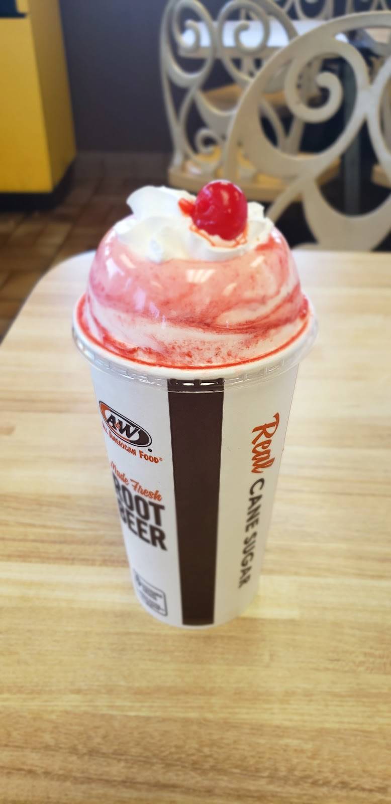 A&W Restaurant | restaurant | 1930 Mentone Blvd, Mentone, CA 92359, USA | 9097941428 OR +1 909-794-1428