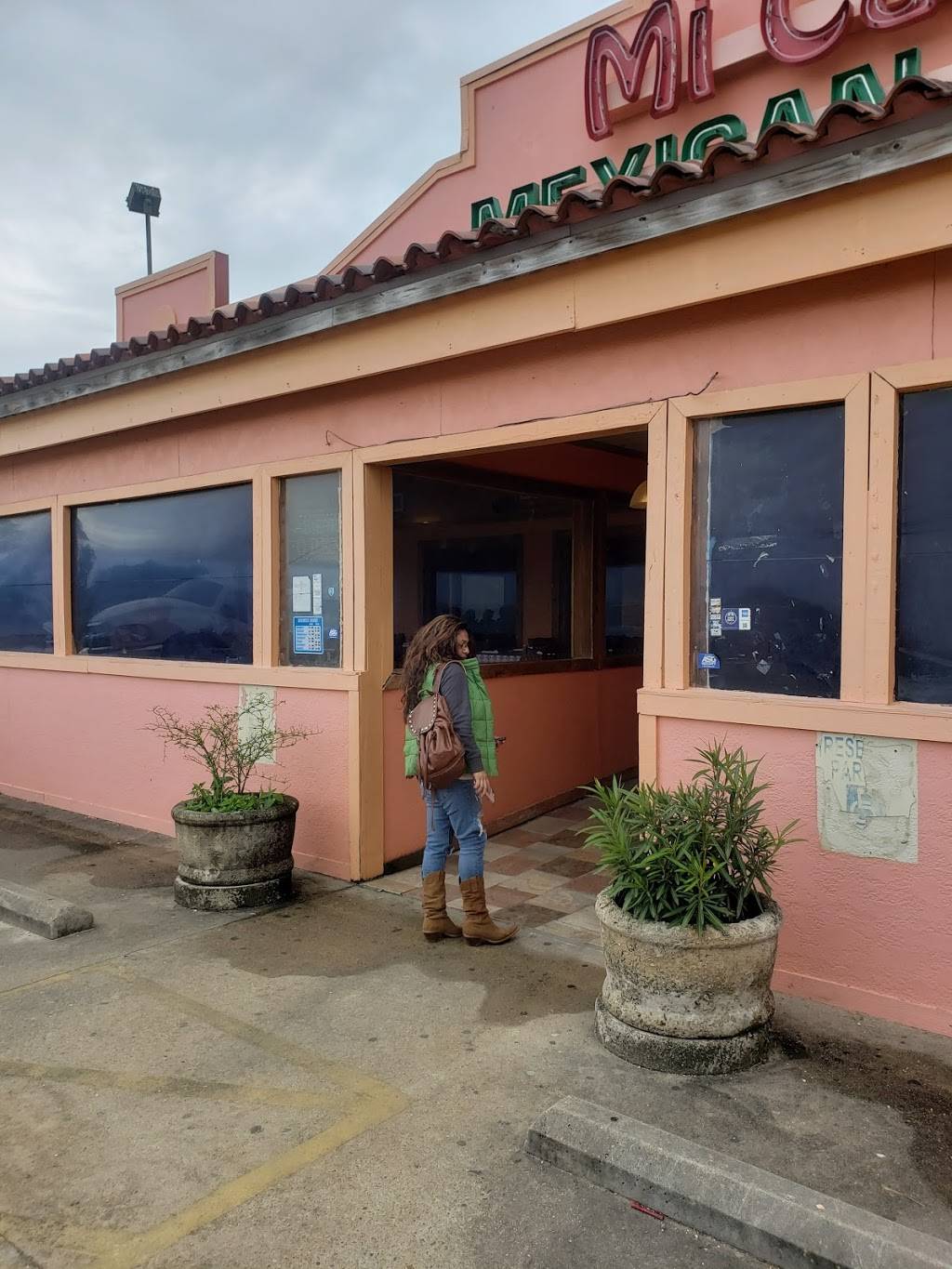 Mi Casa Mexican Cafe LLC | restaurant | 1601 1st St, Palacios, TX 77465, USA | 3619726024 OR +1 361-972-6024