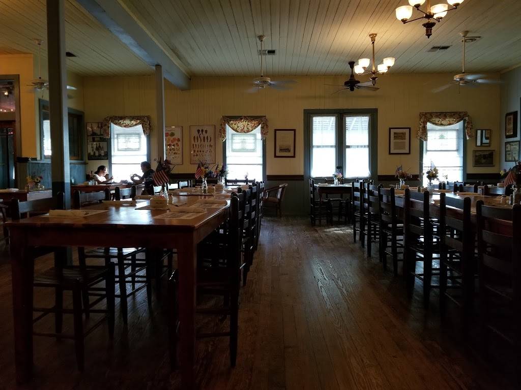 Brazos Belle Restaurant | restaurant | 600 N Main St, Burton, TX 77835, USA | 9792892677 OR +1 979-289-2677