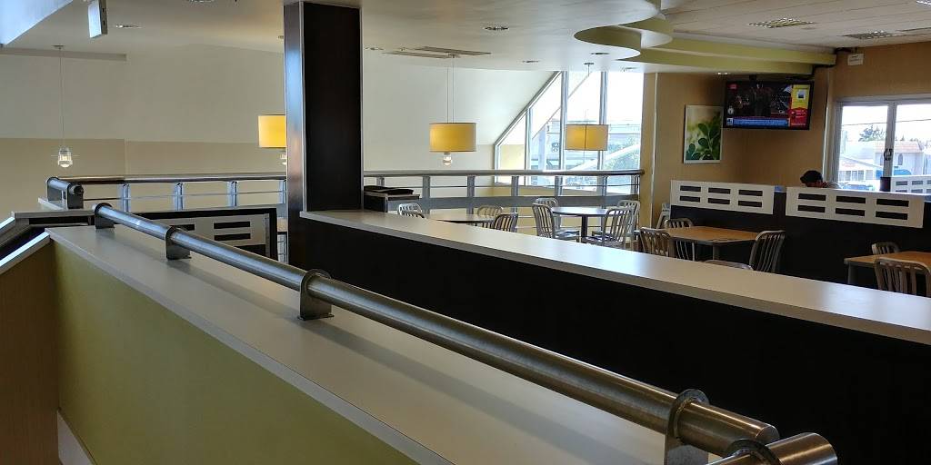 Jack in the Box | restaurant | 1724 W, CA-1, Lomita, CA 90717, USA | 3103265225 OR +1 310-326-5225