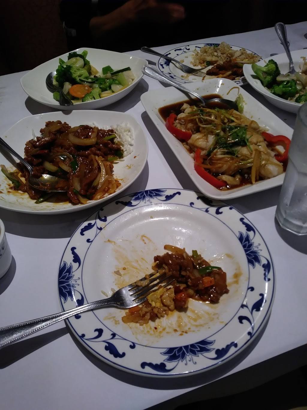 Chef Chao Restaurant | restaurant | 343 Rheem Blvd, Moraga, CA 94556, USA | 9253761740 OR +1 925-376-1740