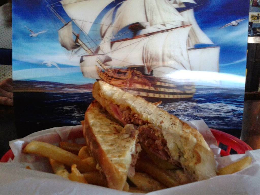 Tradewinds Social Club | restaurant | 2843 W Davis St, Dallas, TX 75211, USA | 2143379075 OR +1 214-337-9075