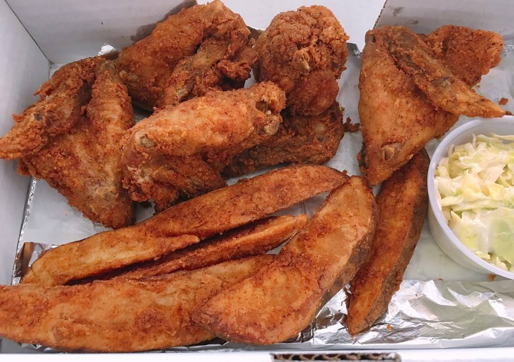 Lindseys Pizza | restaurant | 2827 Whipple Ave NW, Canton, OH 44708, USA | 3304773800 OR +1 330-477-3800