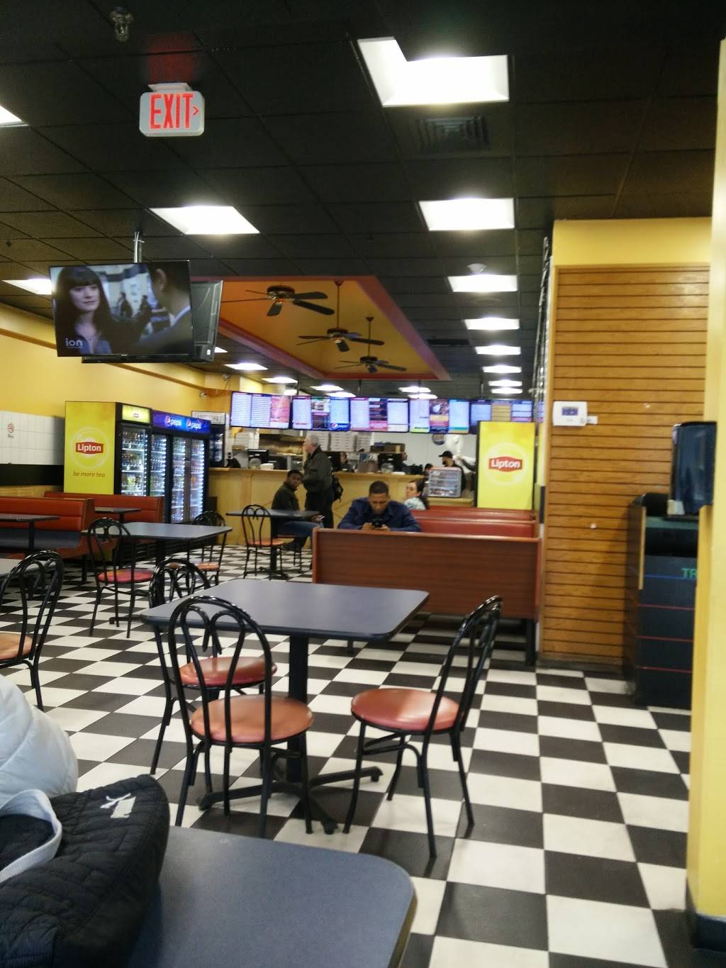 Angelinas Pizza | restaurant | 1437 Hancock St, Quincy, MA 02169, USA | 6173287827 OR +1 617-328-7827