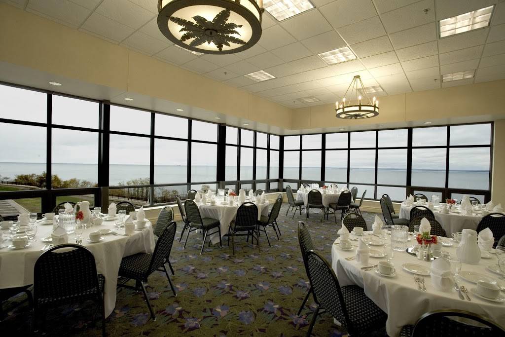 Edgewater Hotel and Waterpark | restaurant | 2400 London Rd, Duluth, MN 55812, USA | 2187283601 OR +1 218-728-3601