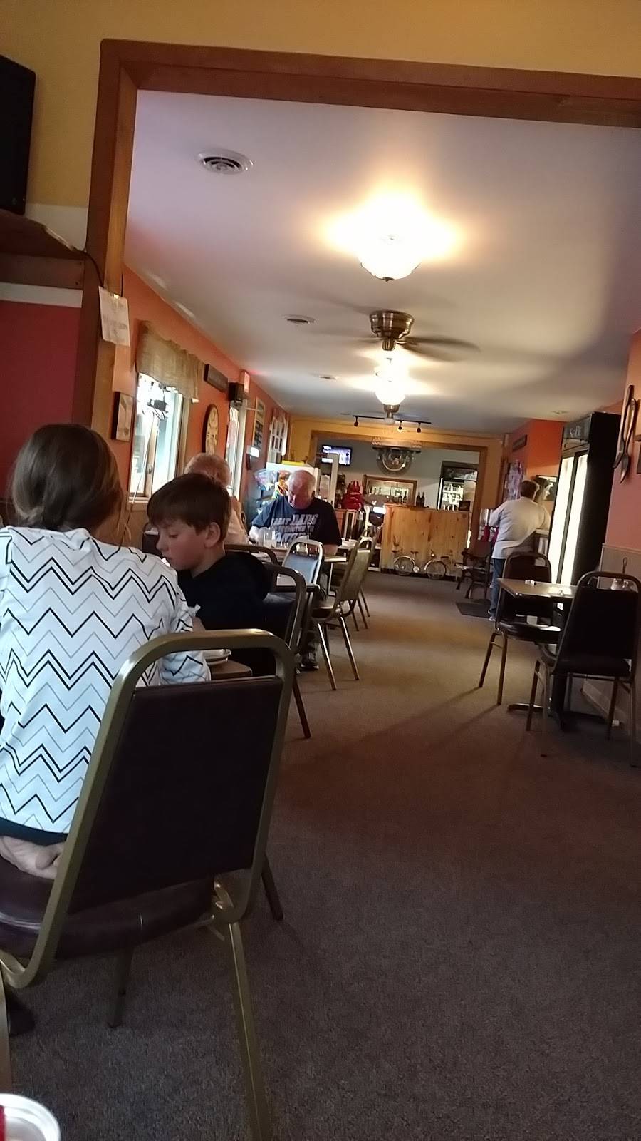 Trail Break Restaurant & Pizza | restaurant | 309 Trail St, La Valle, WI 53941, USA | 6089858464 OR +1 608-985-8464