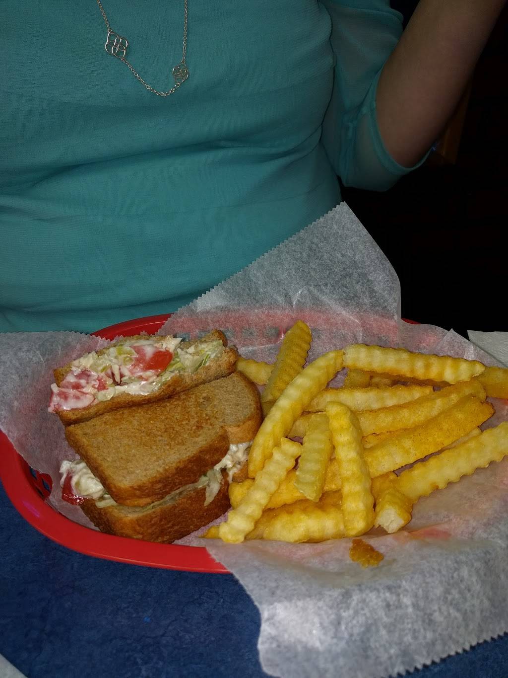 Clover Grill | restaurant | 837 Bethel St, Clover, SC 29710, USA | 8032228990 OR +1 803-222-8990