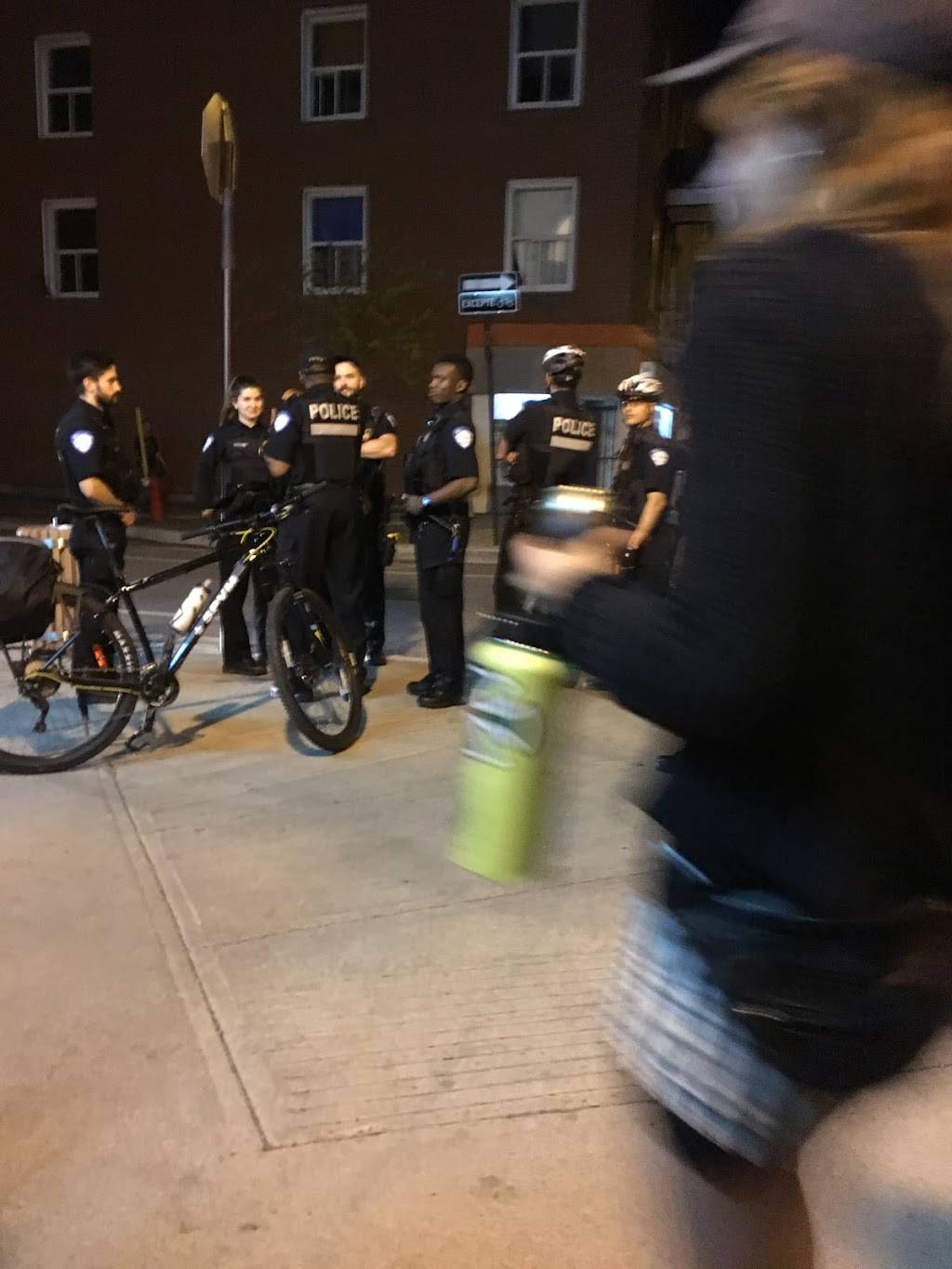 Bar Chez Francoise | night club | 3785 Rue Sainte-Catherine E, Montréal, QC H1W 2E9, Canada | 5145278198 OR +1 514-527-8198