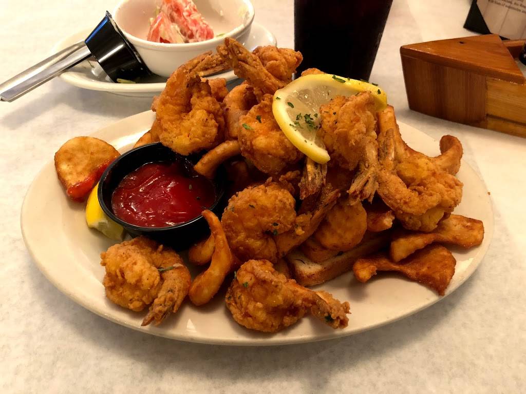 Charles Seafood | restaurant | 8311 Jefferson Hwy, Harahan, LA 70123, USA | 5044055263 OR +1 504-405-5263