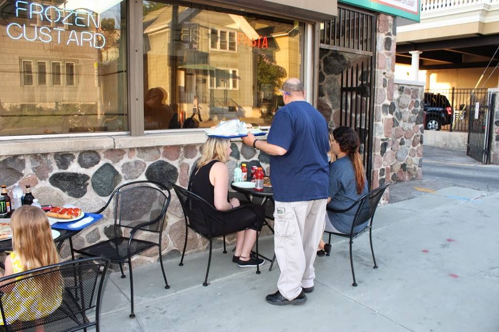 Zaynas Pizza | meal delivery | 714 E Brady St, Milwaukee, WI 53202, USA | 4142269999 OR +1 414-226-9999