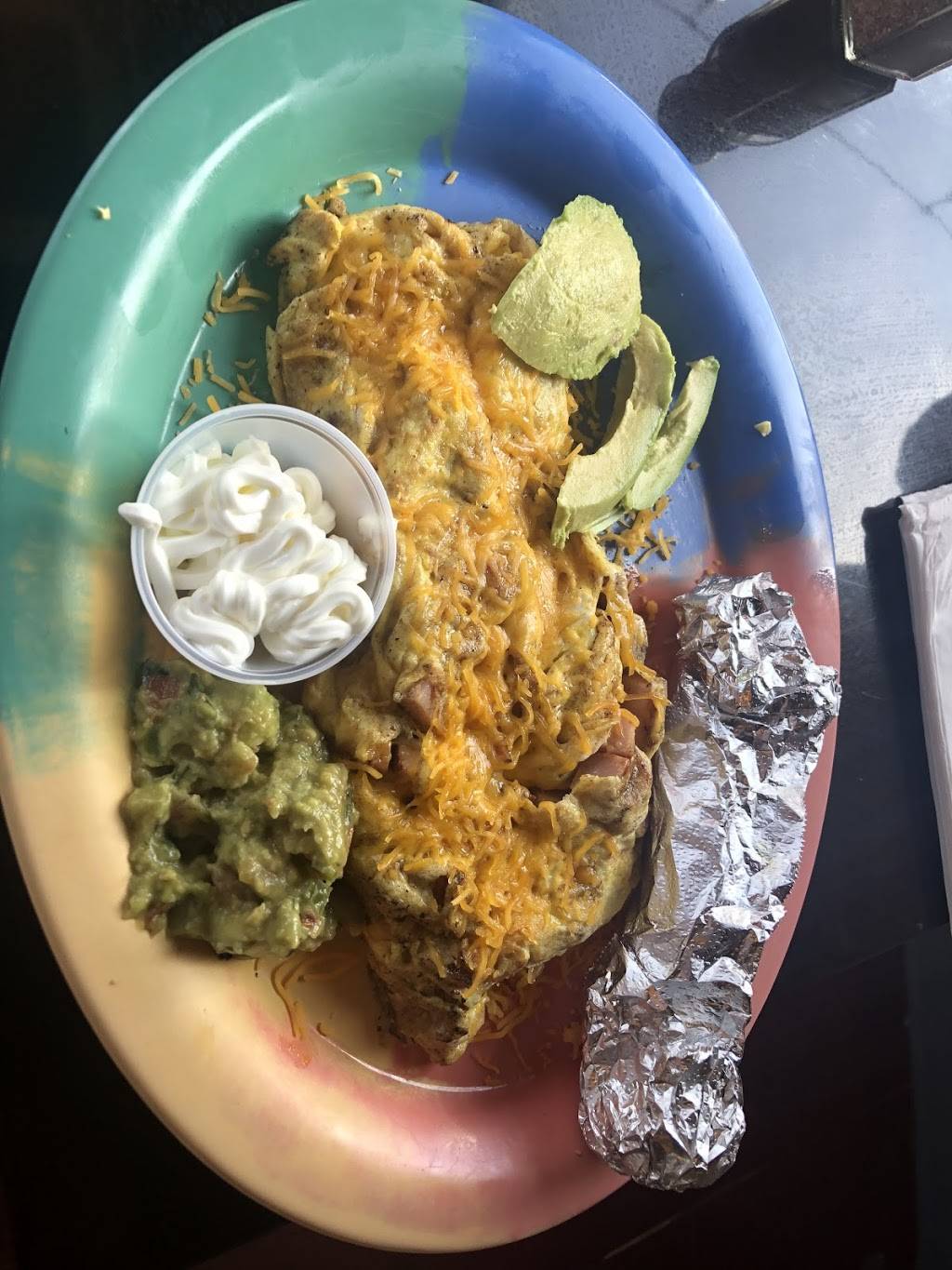 La Perla Sports Cantina | restaurant | 5723 W Glendale Ave, Glendale, AZ 85301, USA | 6027533896 OR +1 602-753-3896