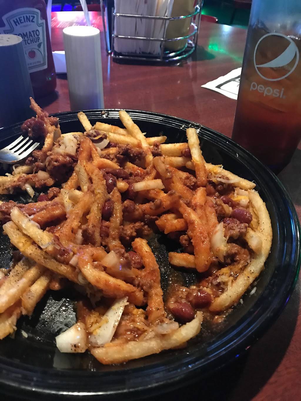 Starship Billiards Parlor | restaurant | 2301 Adlai Stevenson Dr, Springfield, IL 62703, USA | 2175858888 OR +1 217-585-8888