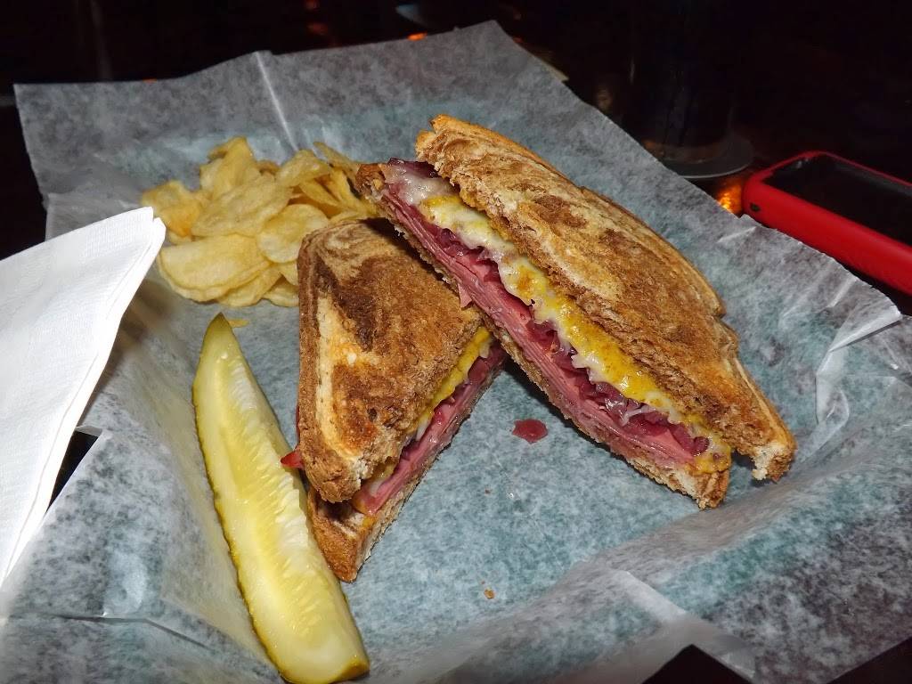 Nolans Irish Pub | restaurant | 204 W Cocoa Beach Causeway, Cocoa Beach, FL 32931, USA | 3217838499 OR +1 321-783-8499