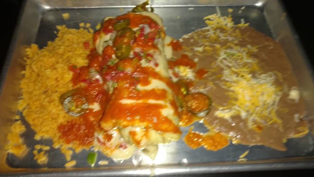 Bernardo’s Burritos | restaurant | 215 E 4th St, Des Moines, IA 50309, USA | 5152441555 OR +1 515-244-1555