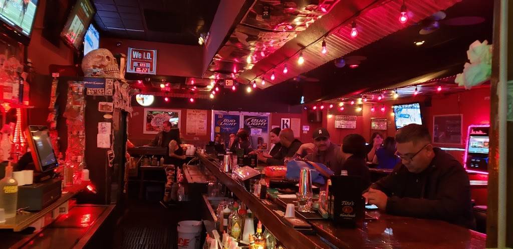 Bourbon and Brews Bar & Grille | restaurant | 2931 George Dieter Dr i, El Paso, TX 79936, USA | 9153134610 OR +1 915-313-4610