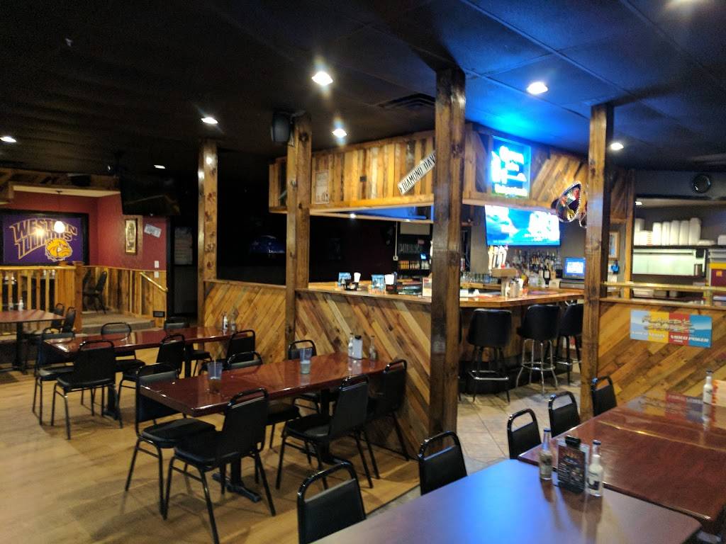 Shooters / Diamond Daves | restaurant | 518 W Jackson St, Macomb, IL 61455, USA | 3094210539 OR +1 309-421-0539