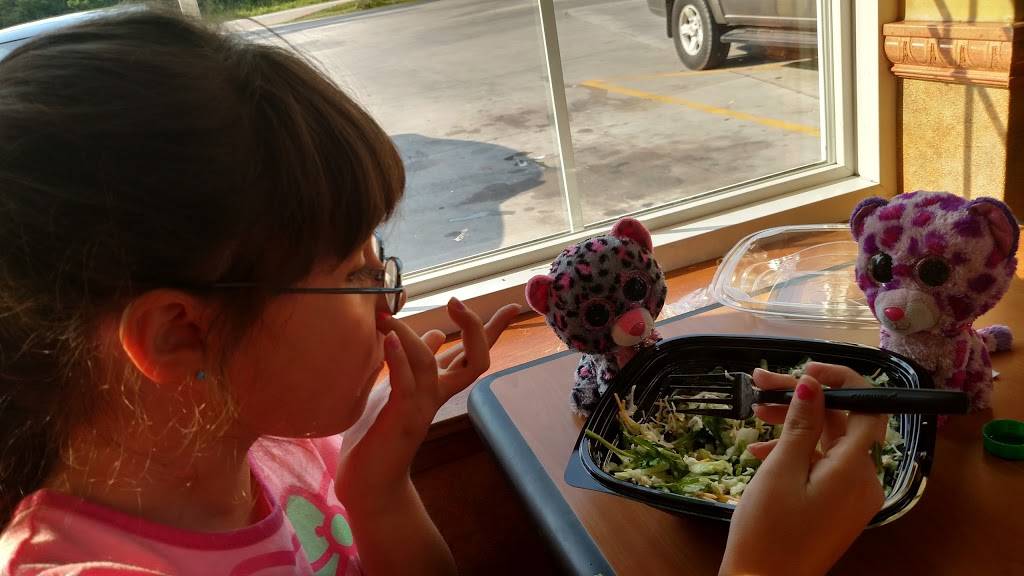 Subway | restaurant | 14531 US-421, Burgaw, NC 28425, USA | 9102839285 OR +1 910-283-9285