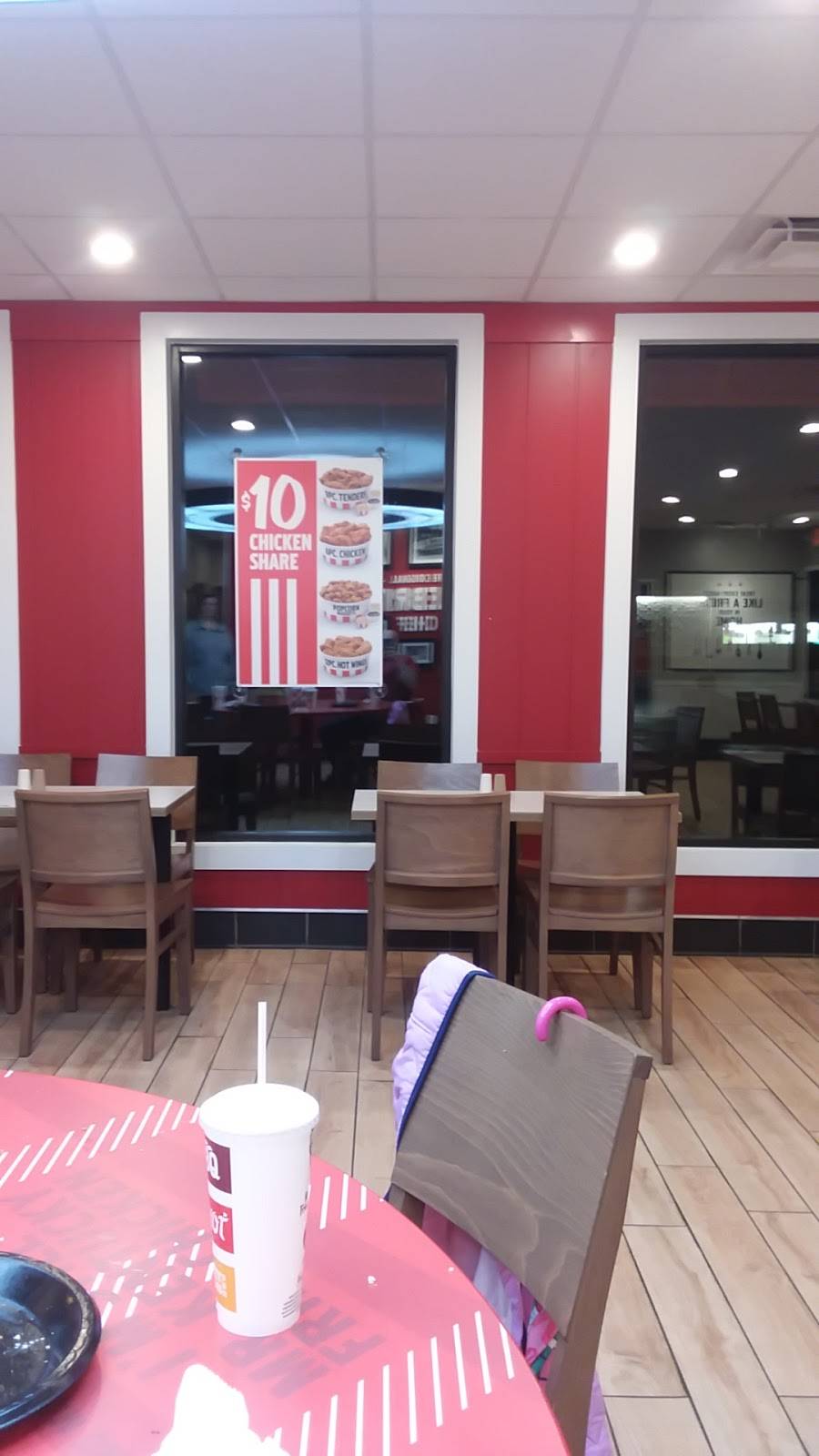 KFC | restaurant | 127 E Main St, Wilmington, OH 45177, USA | 9373820299 OR +1 937-382-0299