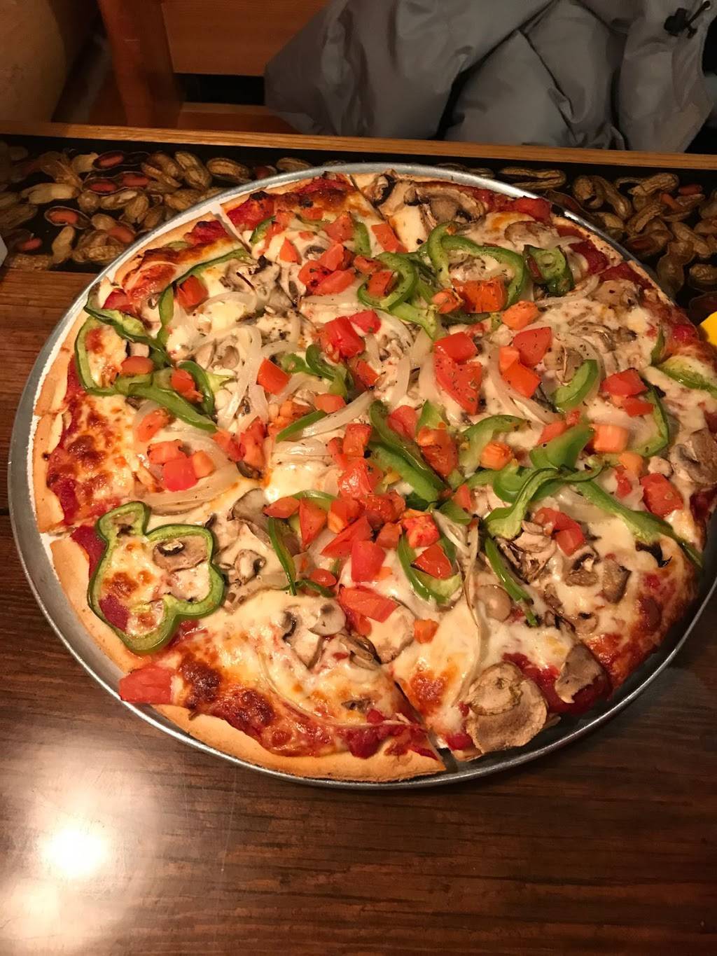 Village Pizza and Pub | restaurant | 2496 N Randall Rd, Dundee Township, IL 60118, USA | 8475511088 OR +1 847-551-1088