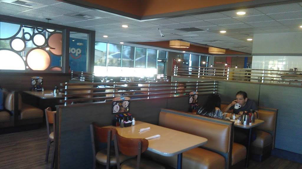 IHOP | bakery | 72363 CA-111, Palm Desert, CA 92260, USA | 7606743125 OR +1 760-674-3125