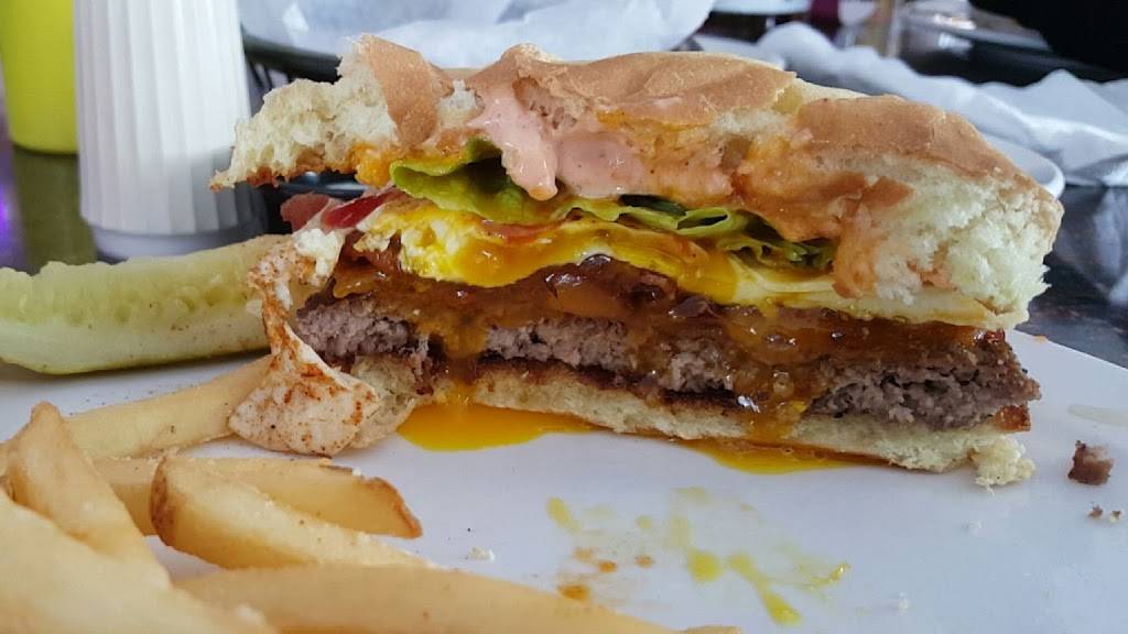 Legends Corner | restaurant | 3008 7th Ave, Rock Island, IL 61201, USA | 3092837628 OR +1 309-283-7628