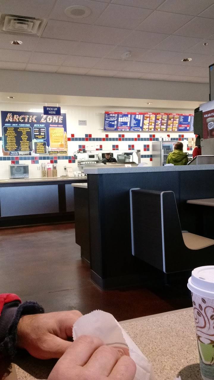 Toms Drive-In | restaurant | 5531 Superior Ave, Sheboygan, WI 53083, USA | 9207836850 OR +1 920-783-6850