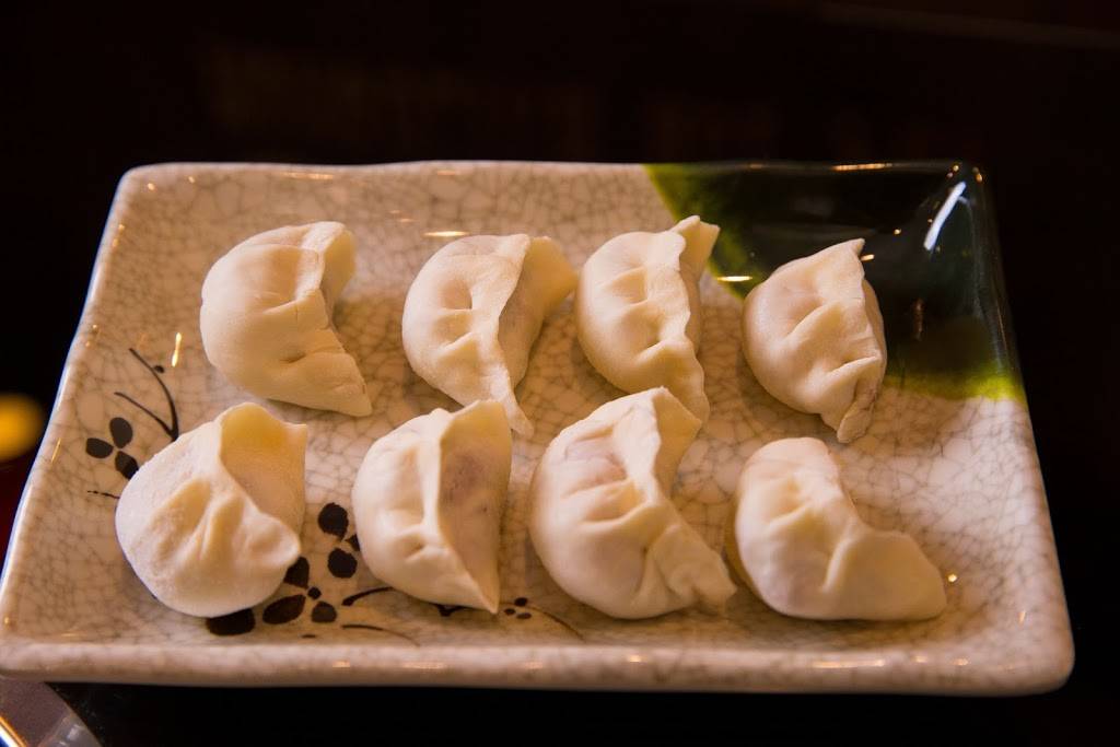 GRAND MONGOLIAN HOT POT | restaurant | 2904 N Broadway, Chicago, IL 60657, USA | 3128669555 OR +1 312-866-9555