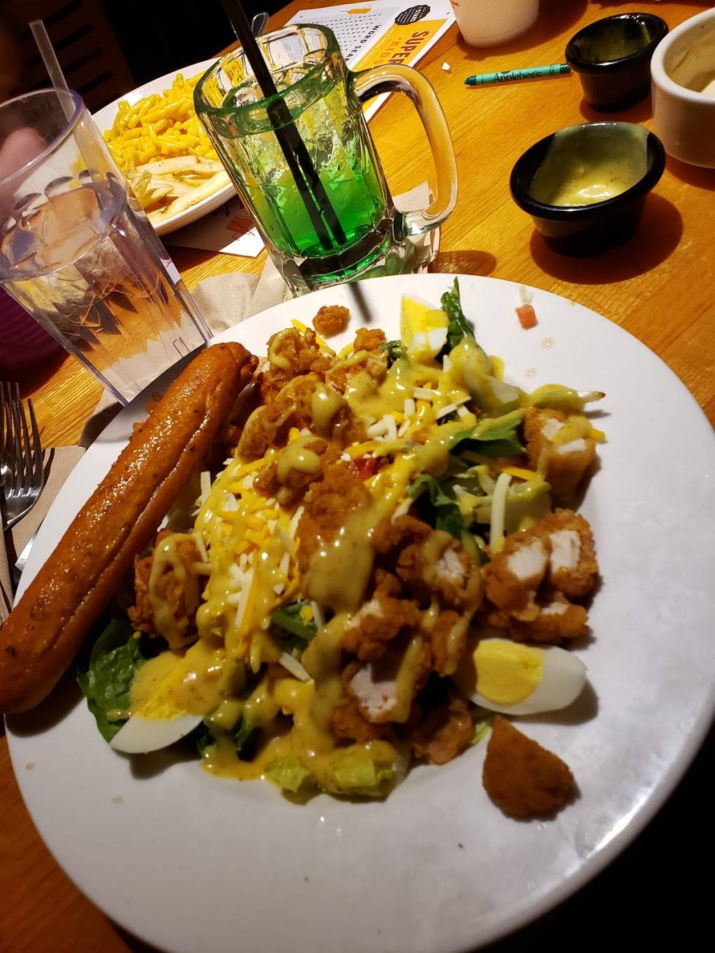 Applebees Grill + Bar | restaurant | 901 N Susquehanna Trail, Selinsgrove, PA 17870, USA | 5703747339 OR +1 570-374-7339