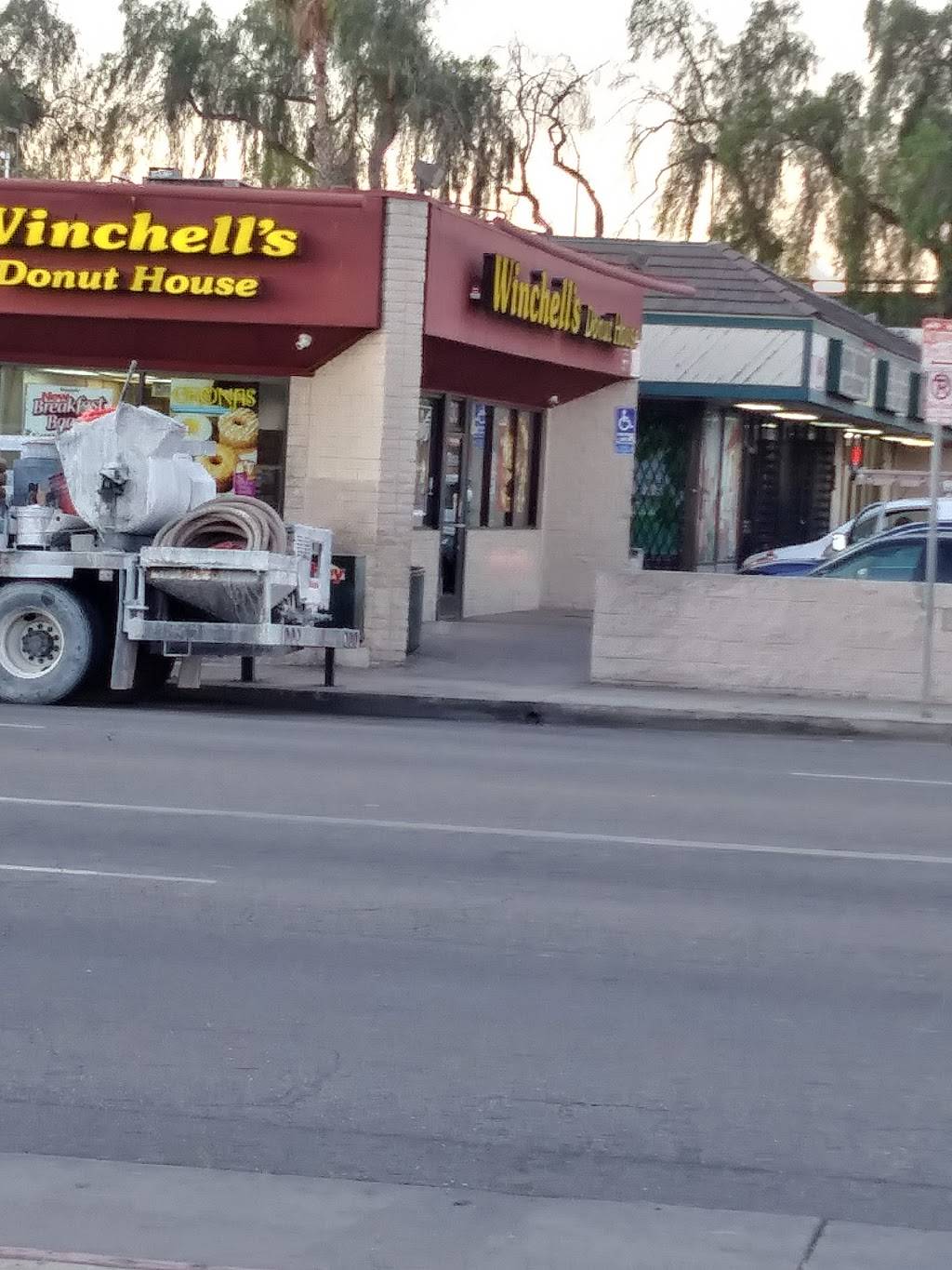 Winchells Donut House | cafe | 14530 Brand Blvd, San Fernando, CA 91340, USA | 8183619017 OR +1 818-361-9017