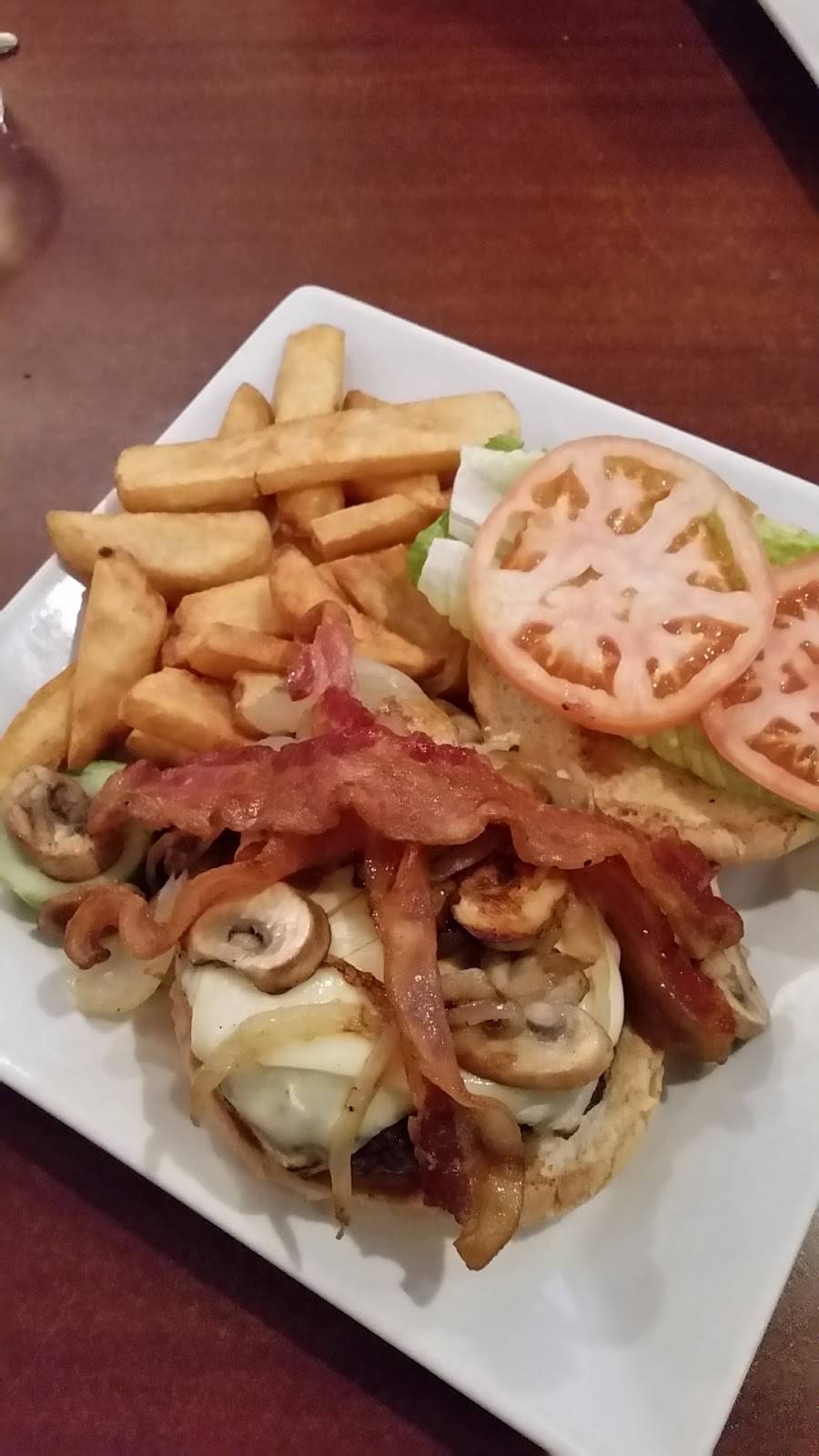 Lazy Dog Sports Bar | restaurant | 328A Broadway, Lynn, MA 01904, USA | 7814771988 OR +1 781-477-1988