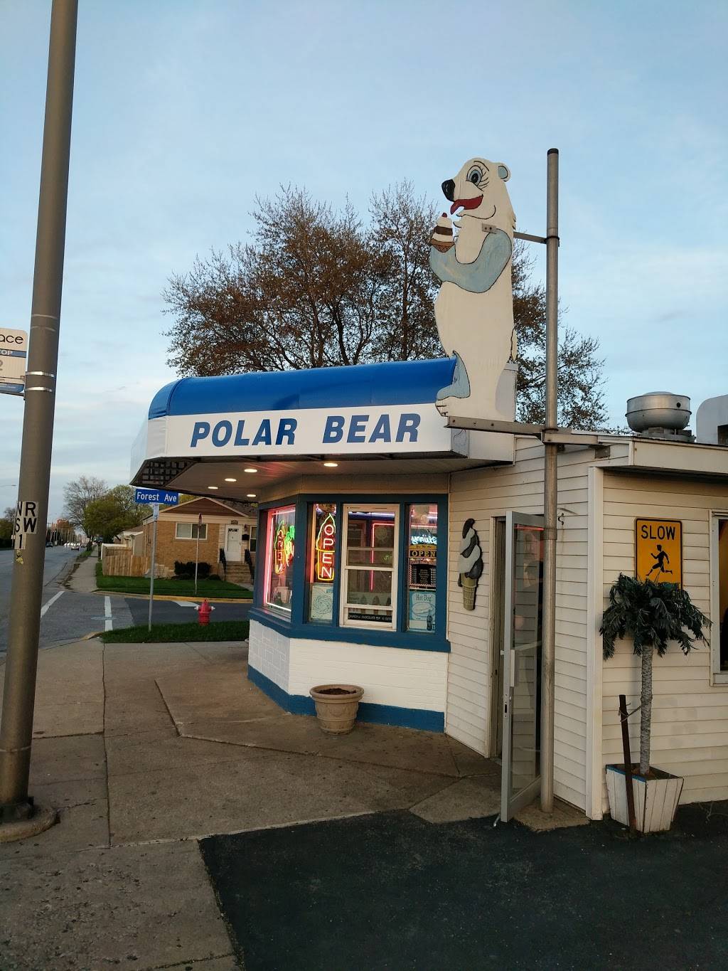 Polar Bear | restaurant | 7901 Cermak Rd, North Riverside, IL 60546, USA | 7084428048 OR +1 708-442-8048