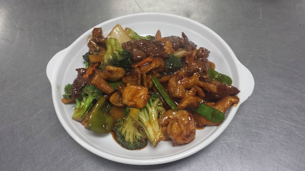 Golden Garden Chinese Restaurant | restaurant | 103 S State St, Geneseo, IL 61254, USA | 3099445501 OR +1 309-944-5501