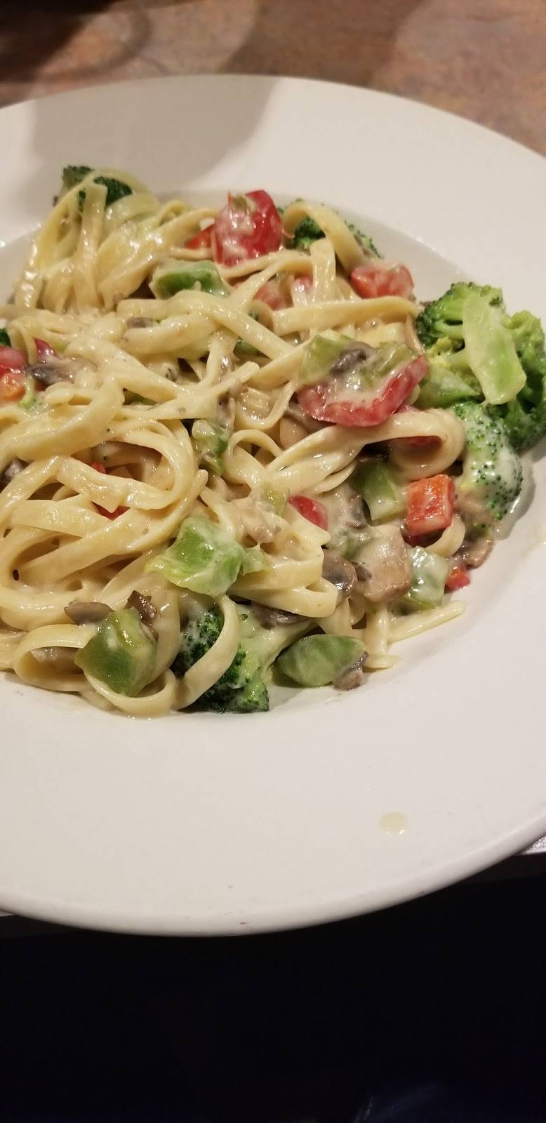 Strings Italian Cafe | restaurant | 1900 Douglas Blvd G, Roseville, CA 95661, USA | 9167842888 OR +1 916-784-2888