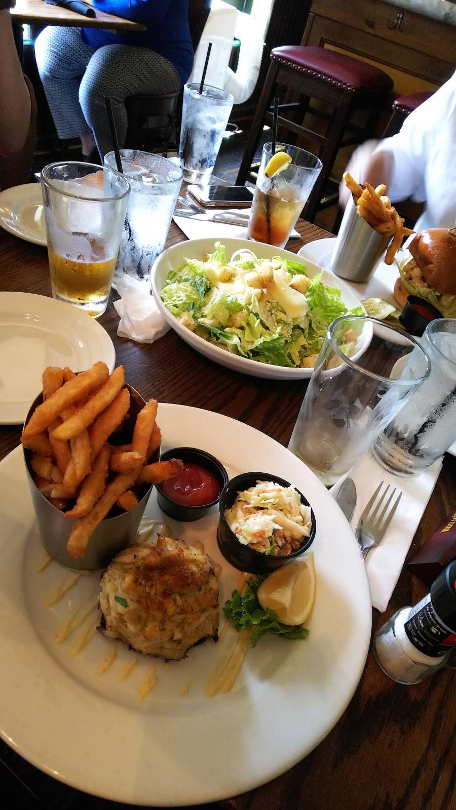 Koopers Tavern | restaurant | 1702 Thames St, Baltimore, MD 21231, USA | 4105635423 OR +1 410-563-5423