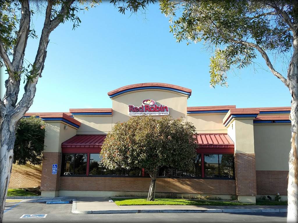 Red Robin Gourmet Burgers and Brews | restaurant | 2204 Bridgepointe Pkwy, San Mateo, CA 94404, USA | 6505715500 OR +1 650-571-5500