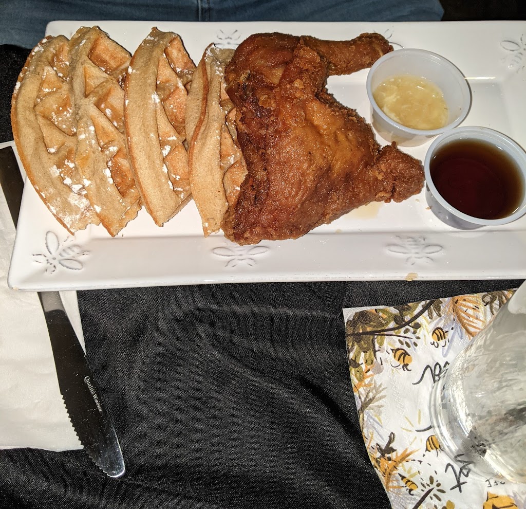 The Bee Tavern | restaurant | 29 Center St, Middletown, NY 10940, USA | 8454674138 OR +1 845-467-4138