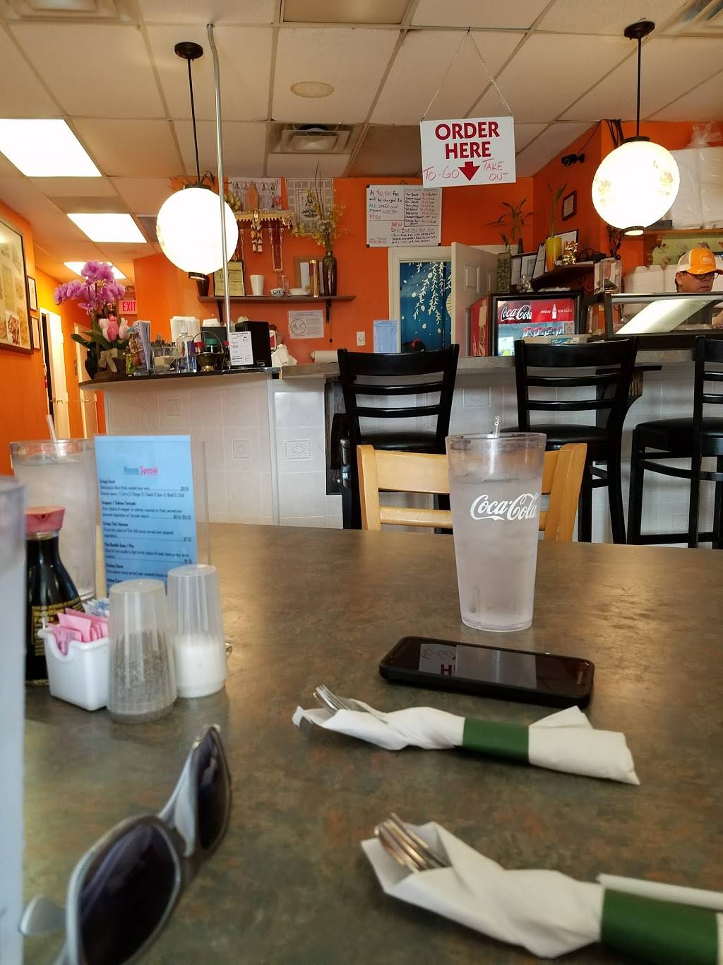 Jai Dee Thai & Japanese Cuisine | restaurant | 823 Melrose Pl, Knoxville, TN 37916, USA | 8652497539 OR +1 865-249-7539