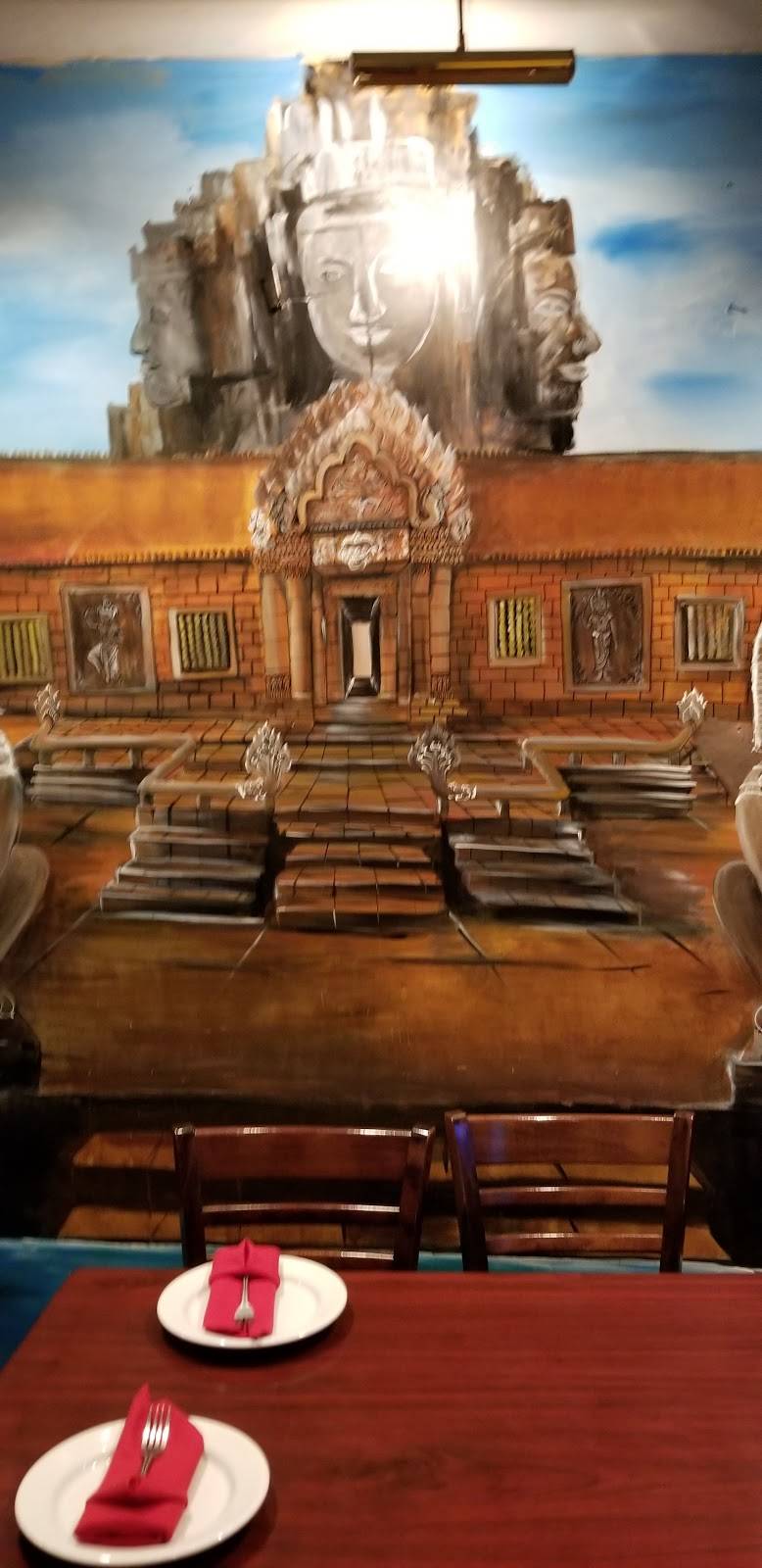 Sunset Thai Cuisine | restaurant | 7513 Sunset Blvd, Los Angeles, CA 90046, USA | 3238831805 OR +1 323-883-1805