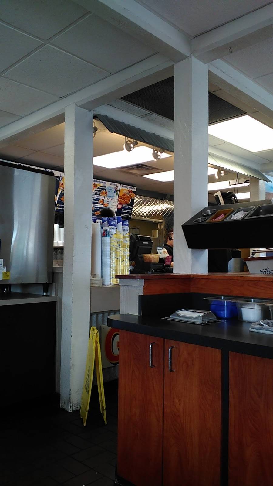 Long John Silvers | restaurant | 2090 W 21st St, Wichita, KS 67203, USA | 3168321761 OR +1 316-832-1761