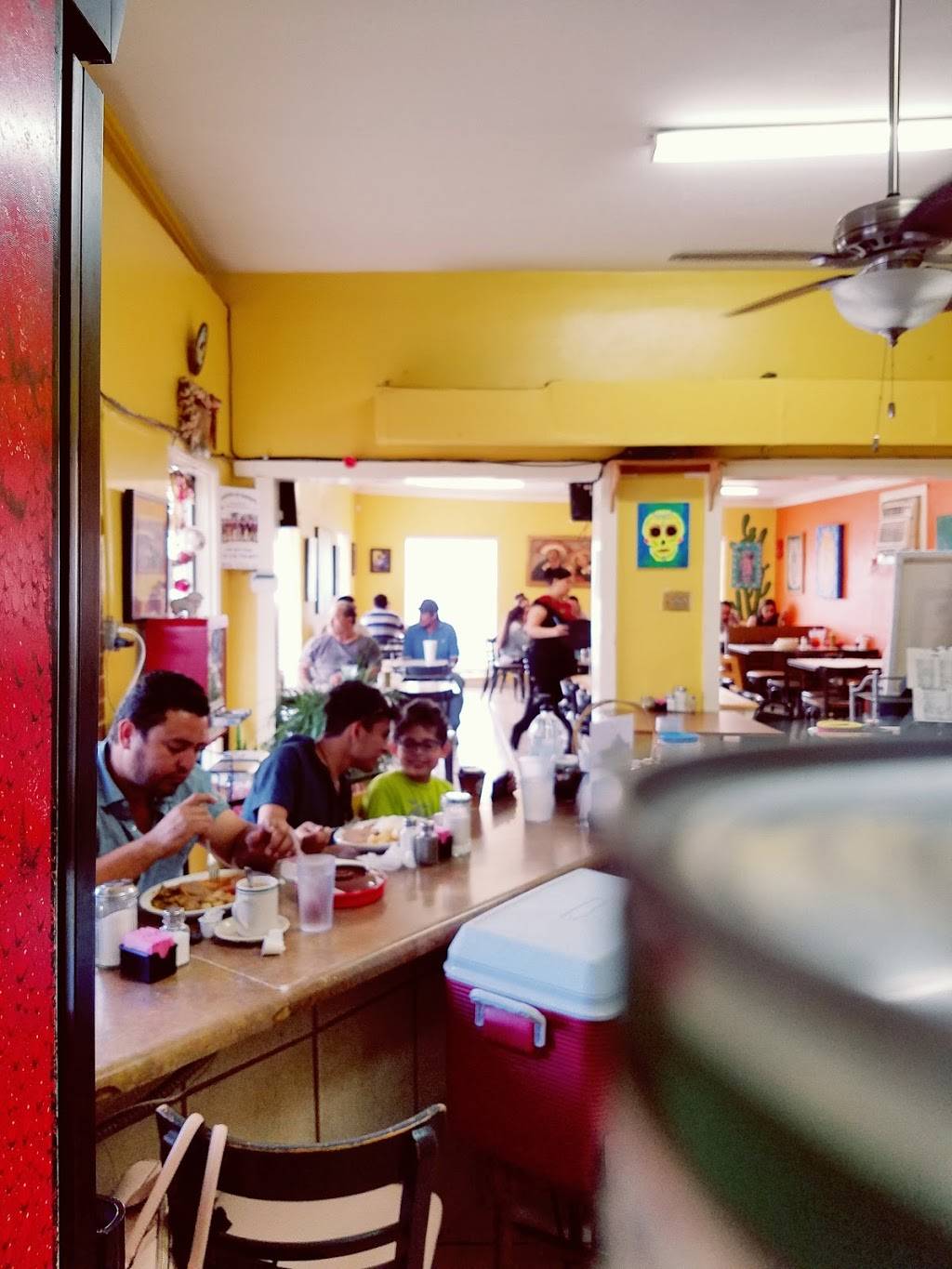 Los Laureles | restaurant | 1918 West Ave, San Antonio, TX 78201, USA | 2107361255 OR +1 210-736-1255