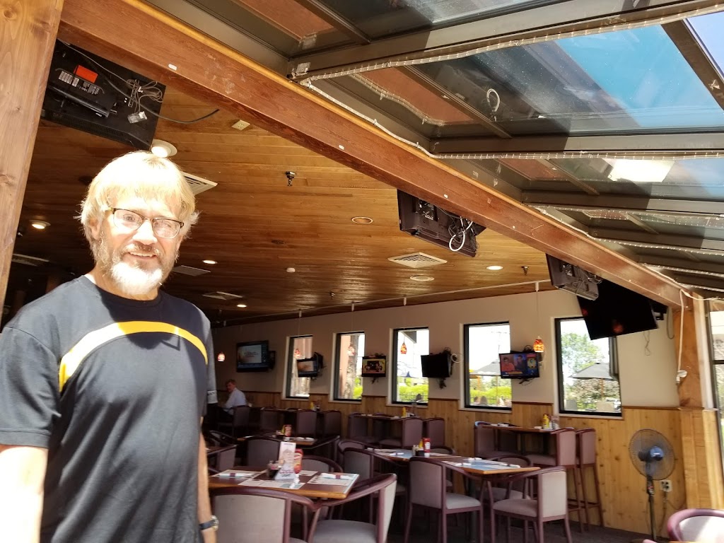 Uncle Charlies Package Liquor, Grill & Tavern | restaurant | 6001 Yellowstone Rd, Cheyenne, WY 82009, USA | 3077787775 OR +1 307-778-7775