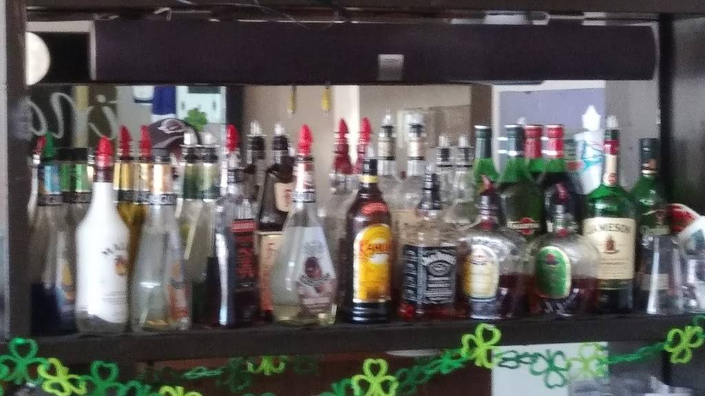 Tinas Grill | restaurant | 330 McClellan Way, Aurora, ON L4G 6X8, Canada | 9057510300 OR +1 905-751-0300